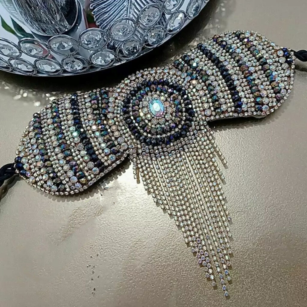 Ceinture Élégante Kurde en Bijoux – Magnifiquement Embellie avec des Détails Intriqués et Étincelants