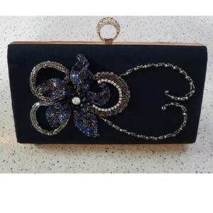 Pochette Brodée à la Main avec Perles – Design Élégant et Artisanat Raffiné