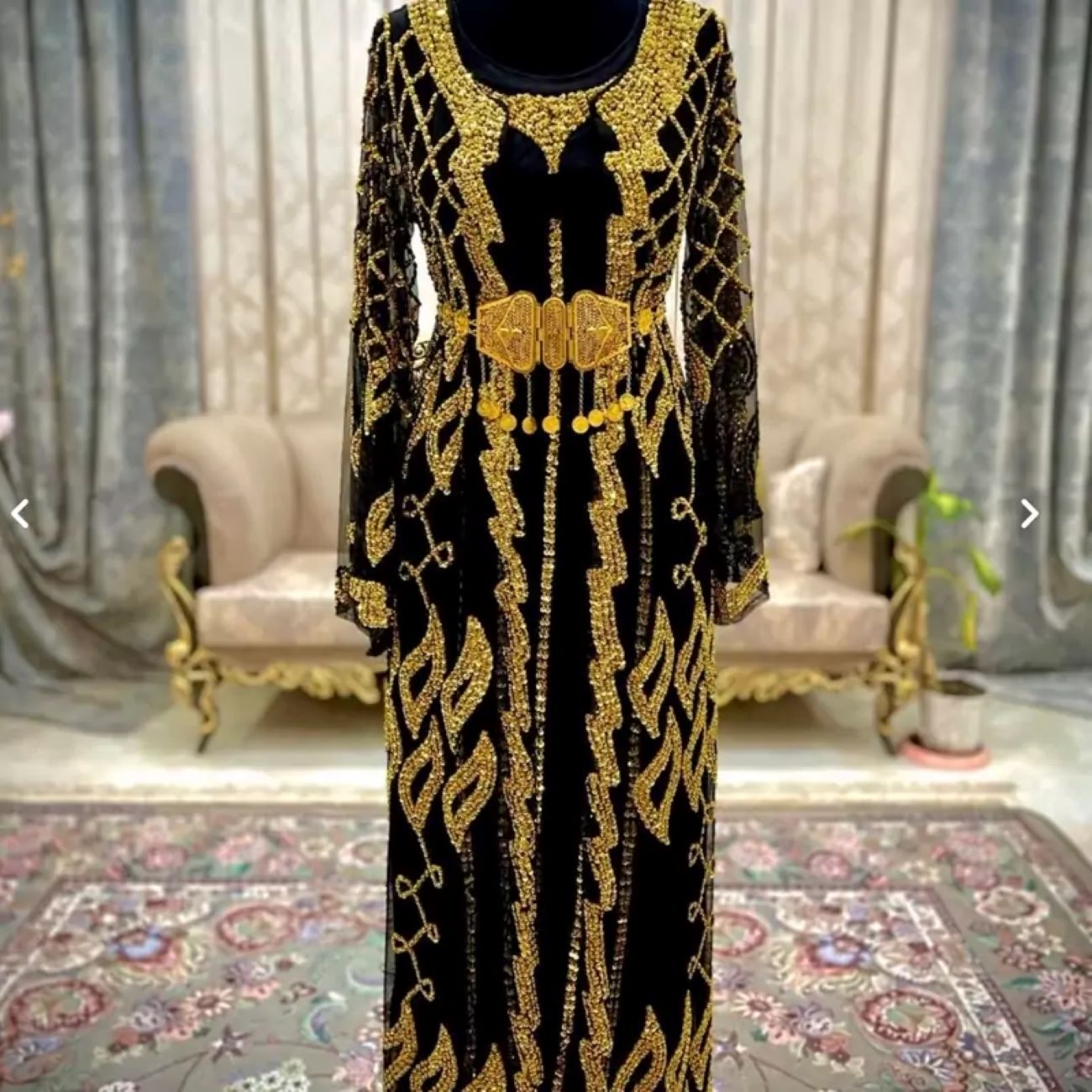 Robe Kurde Bijou Brodée Exquise – Fusion Harmonieuse de Tradition et d’Élégance