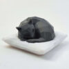 Figurine géométrique de chat noir dormant cubisme - Art moderne pour les amoureux des chats