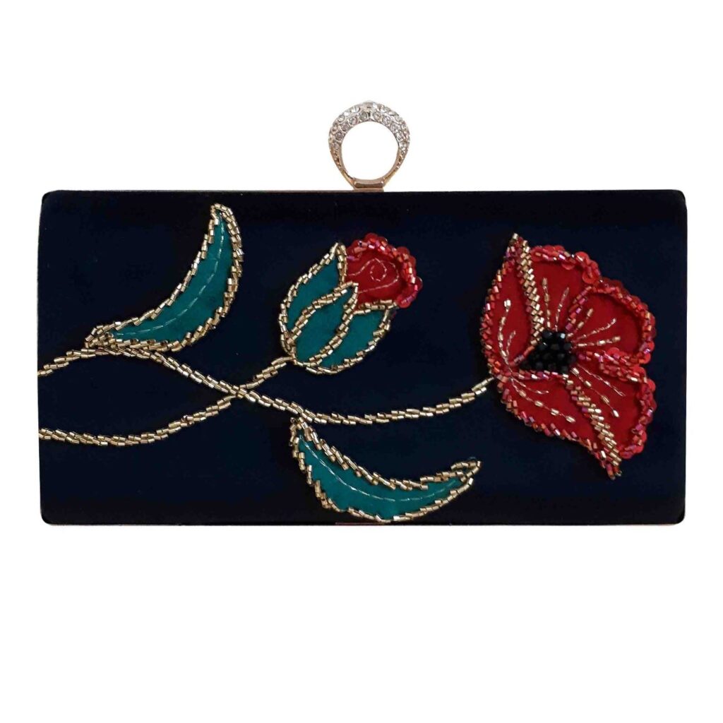 Pochette Brodée à la Main avec Perles – Motif Rose Rouge – Élégante et Unique
