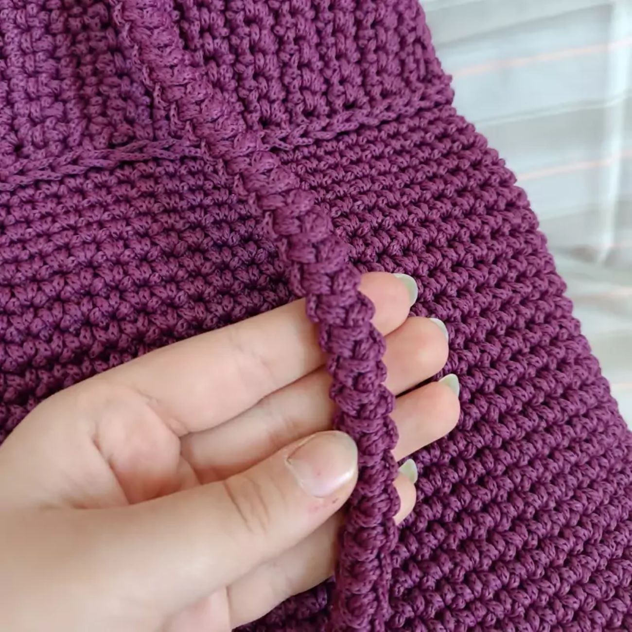 Sac au Crochet Fait Main Unique et Élégant pour Toutes Occasions en Violet