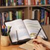 Support à livres en bois premium – Support élégant et réglable pour une lecture et écriture confortables