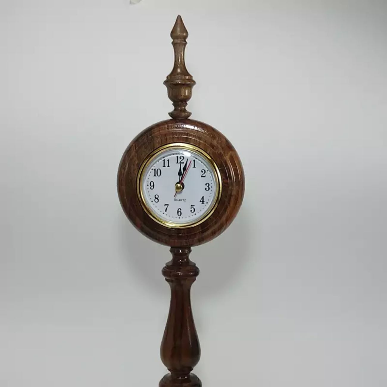 Horloge de Bureau Artisanale en Bois – Conçue pour le Style et la Fonction