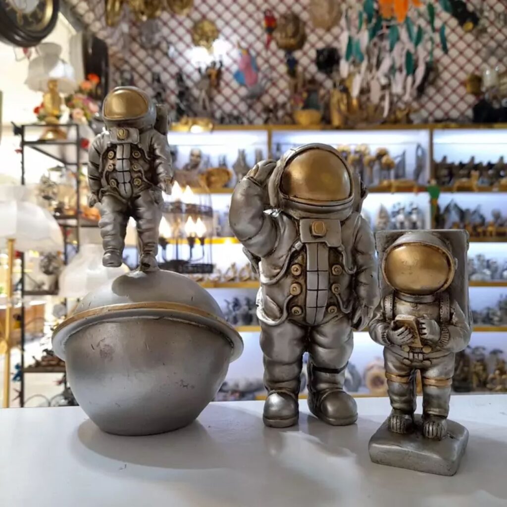 Ensemble de 3 figurines décoratives uniques d'astronautes pour votre espace