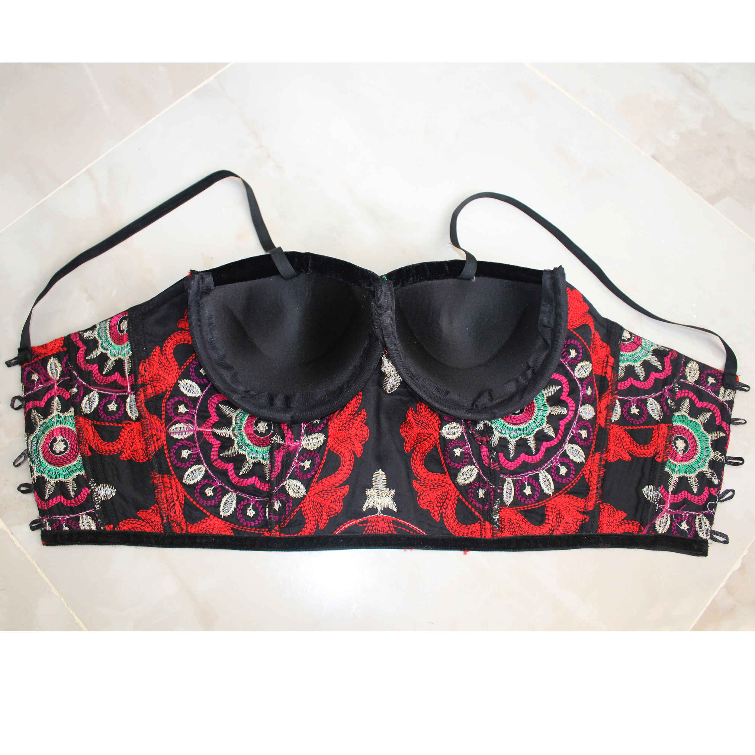 Top cami brodé Balochi pour femmes