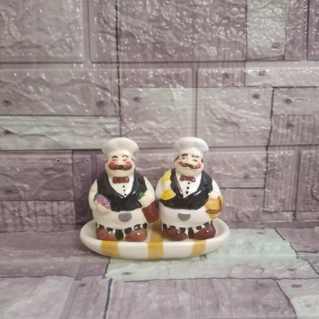 Ensemble Élégant de Salieres et Poivrières en Céramique pour Chefs – Design Fonctionnel et Beau