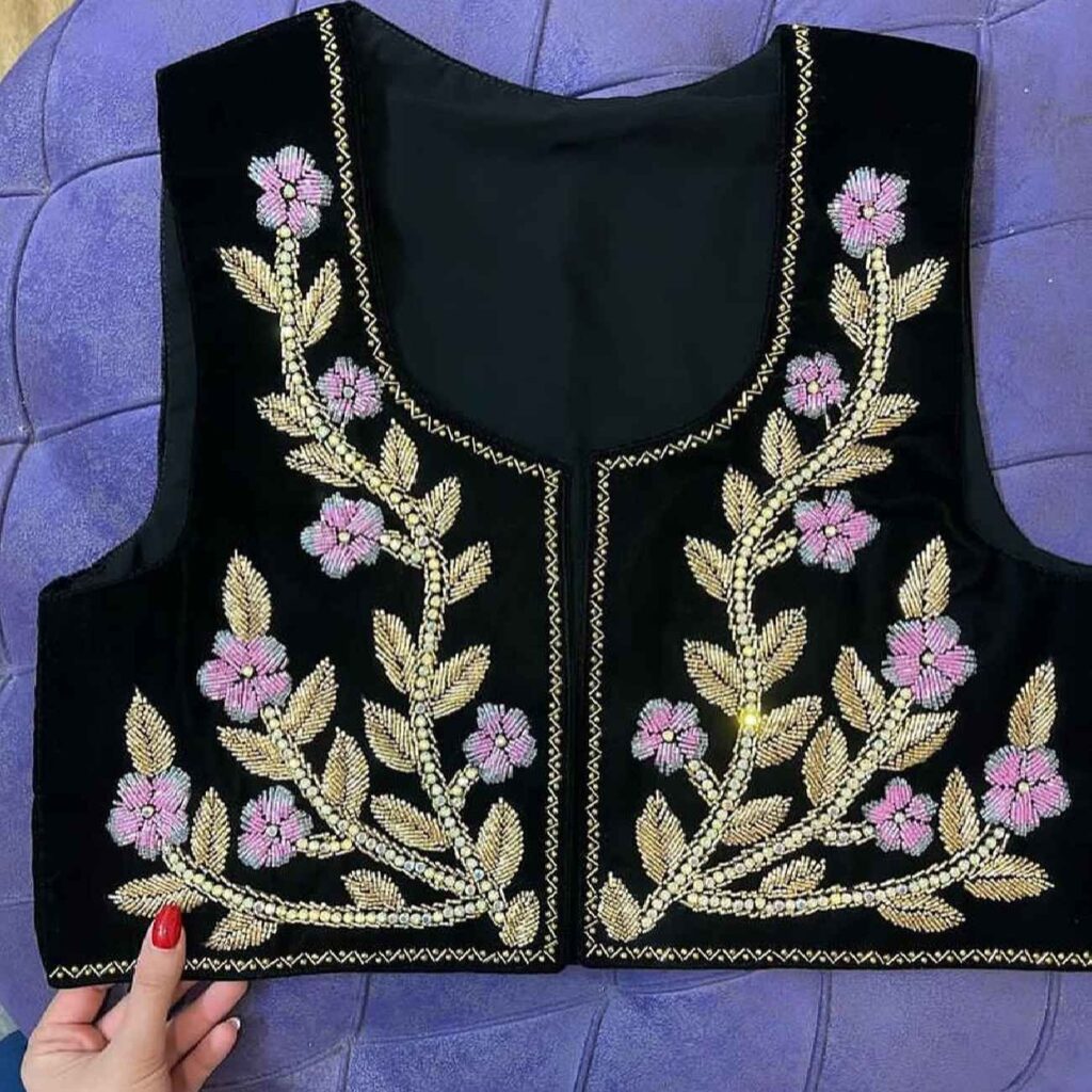 Gilet brodé en pierres pour femmes avec design floral