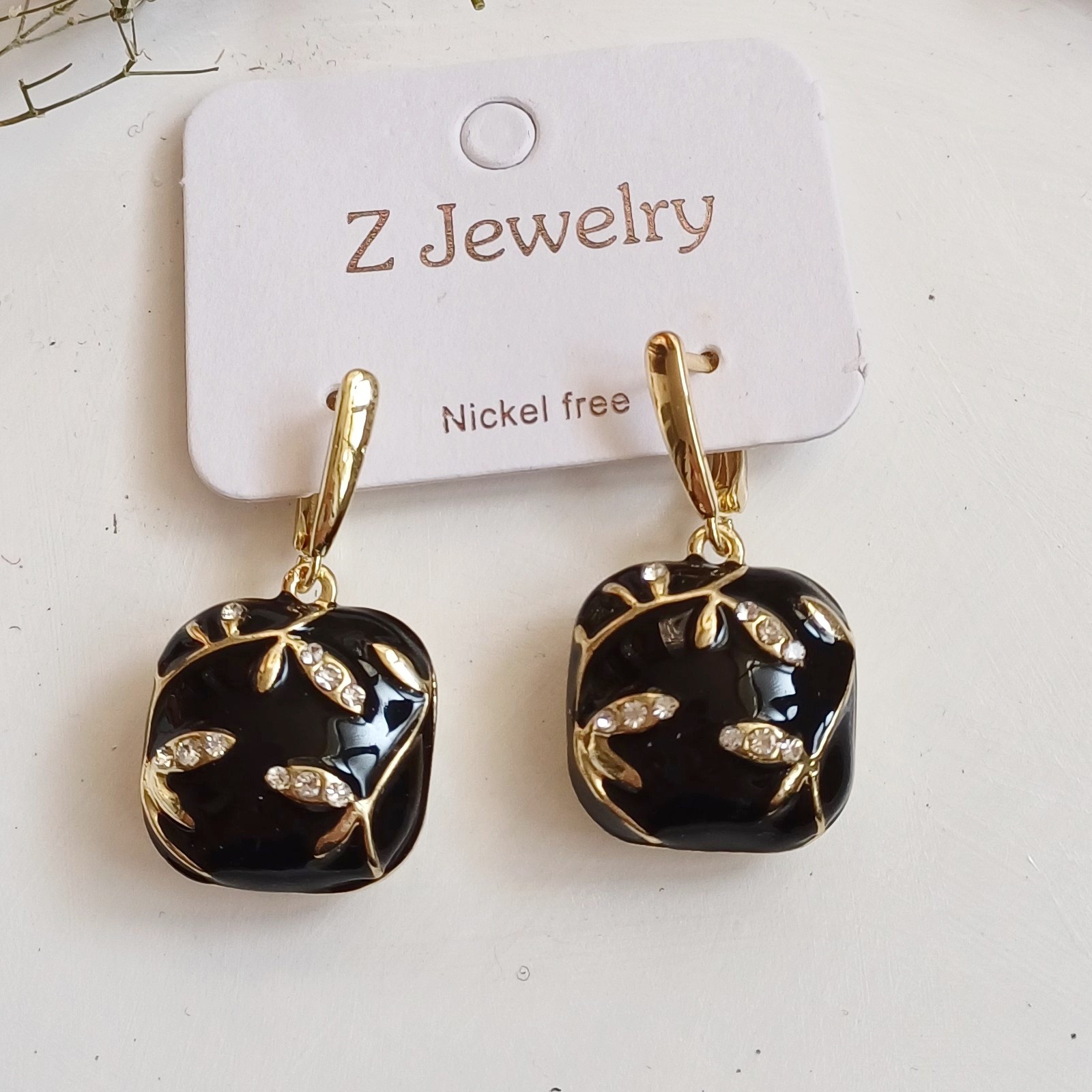 Boucles d’oreilles Minakari faites à la main avec émail et pierres précieuses