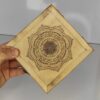 Boîte à bijoux en bois artisanale avec gravure géométrique
