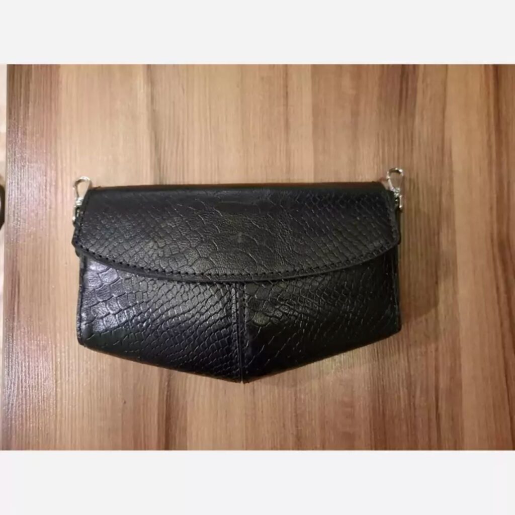 Sac à main en cuir véritable avec chaîne – Chic et durable