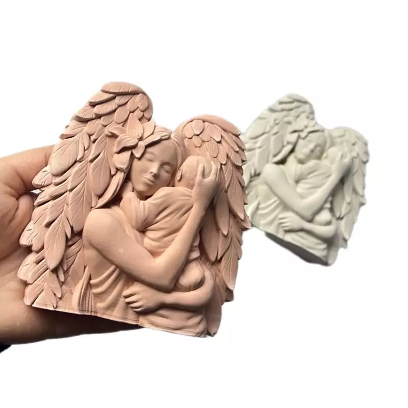 Bougie sculpture artisanale avec design de câlin de mère (lot de 5 pièces)