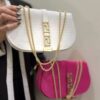 Sac moderne en simili cuir avec chaîne sophistiquée
