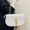 Sac moderne en simili cuir avec chaîne sophistiquée