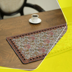 Chemin de table en velours inspiré de la tradition persane – avec grand design floral