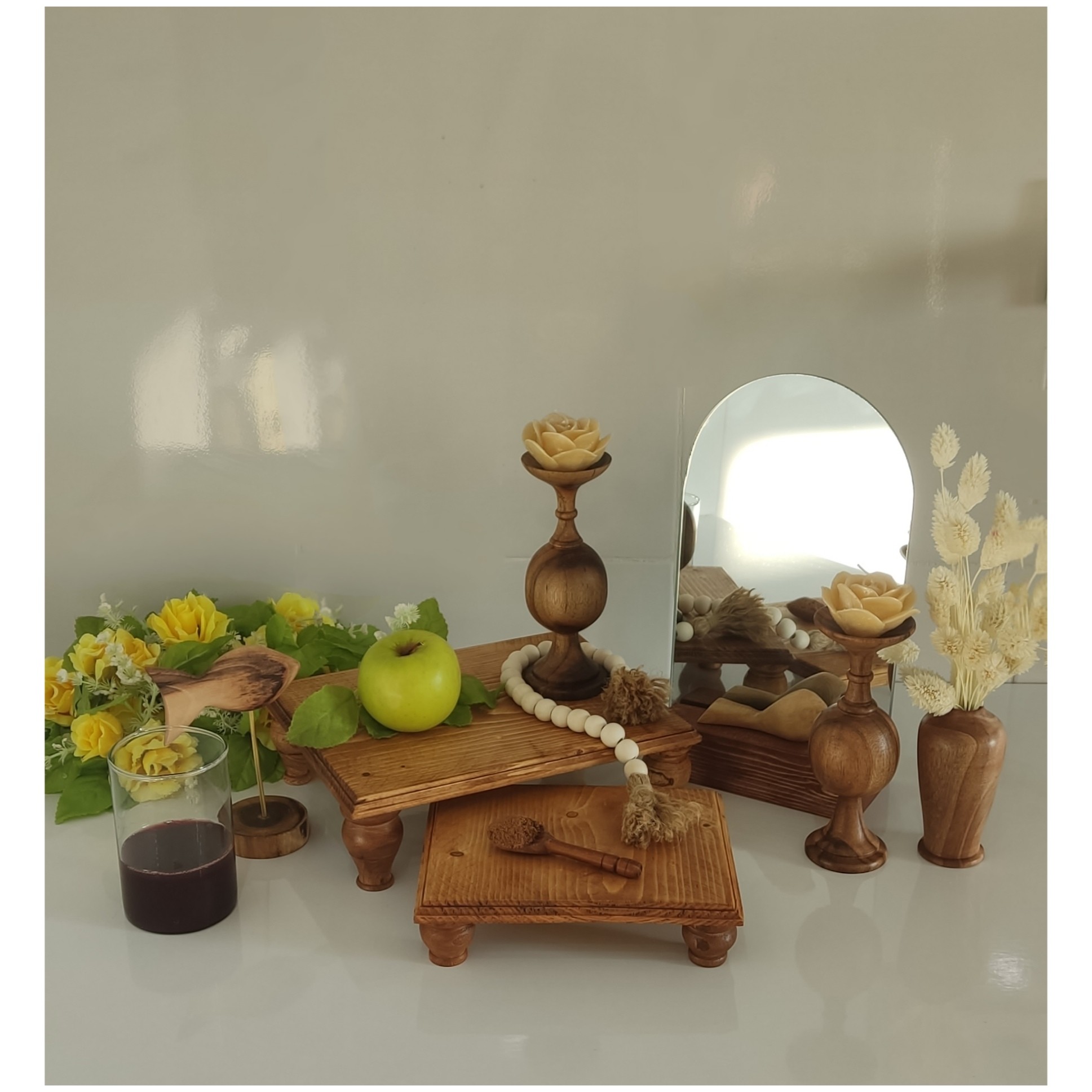 Haft-Seen persan avec plats sur piédestal impressionnants – Pour une mise en scène majestueuse (7 pièces)