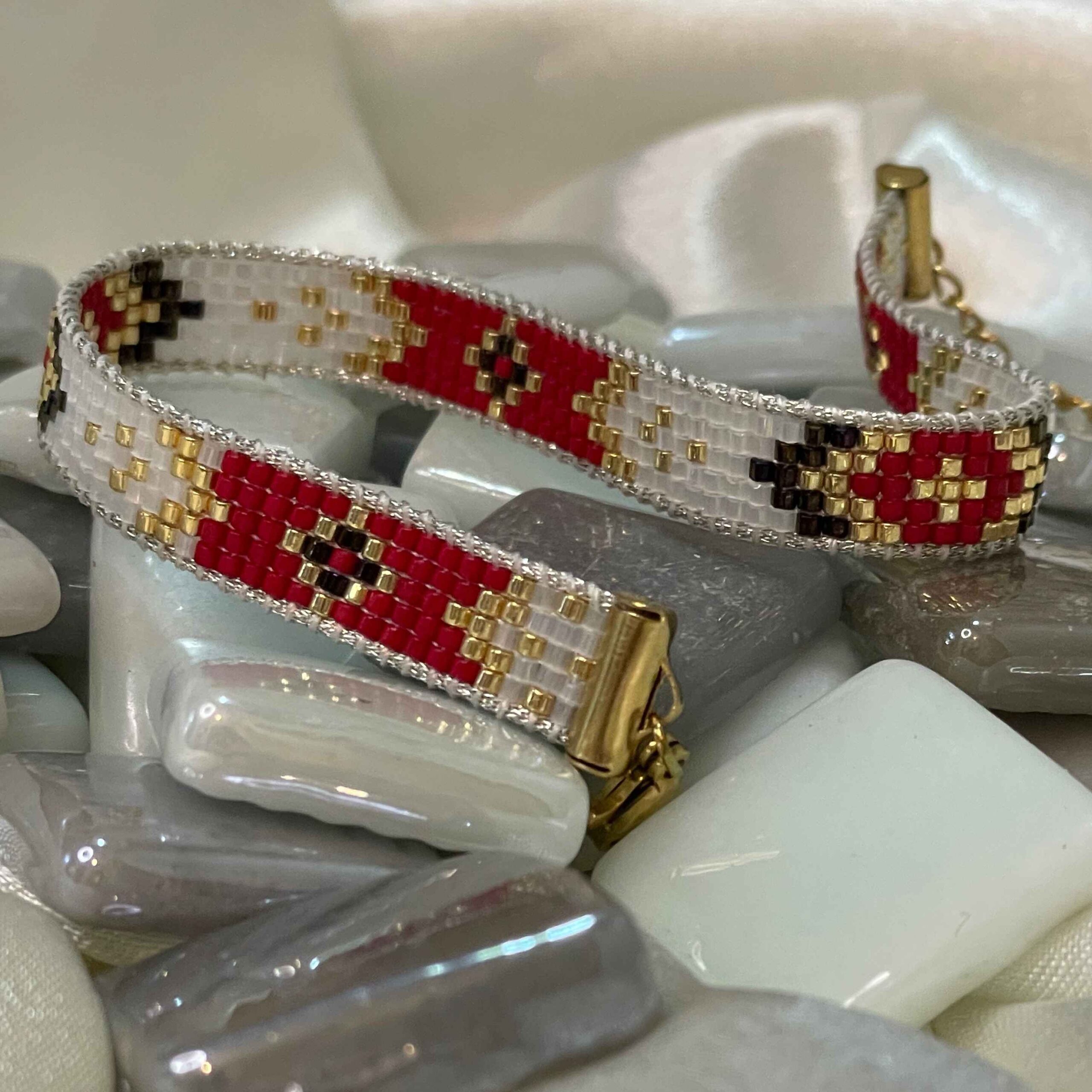 Bracelet Tissé en Acier pour Femme – Modèle Miyoki