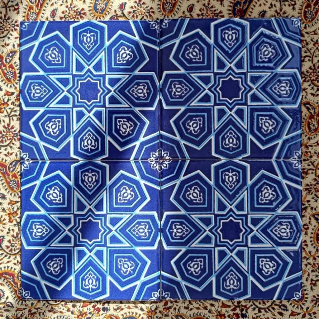 Carreaux persans – Designs céramiques élégants inspirés du patrimoine iranien, 25 pièces