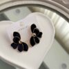 Boucles d'oreilles Minakari en forme de pétales en émail – Bijoux floraux artistiques