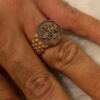 Bague couleur fixe avec design Farvahar – Symbole persan de sagesse et de protection