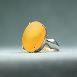 Bague Sacrée Sharaf al-Shams avec pierre ovale – Bague à monture à quatre griffes