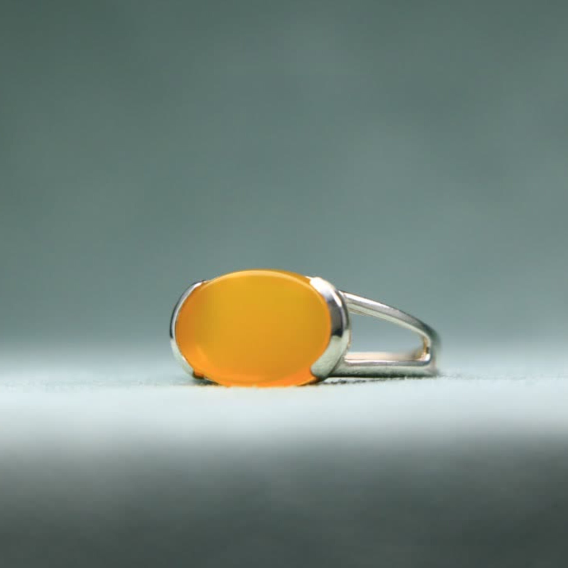 Bague Sacrée Sharaf al-Shams avec pierre ovale – Une beauté spirituelle intemporelle