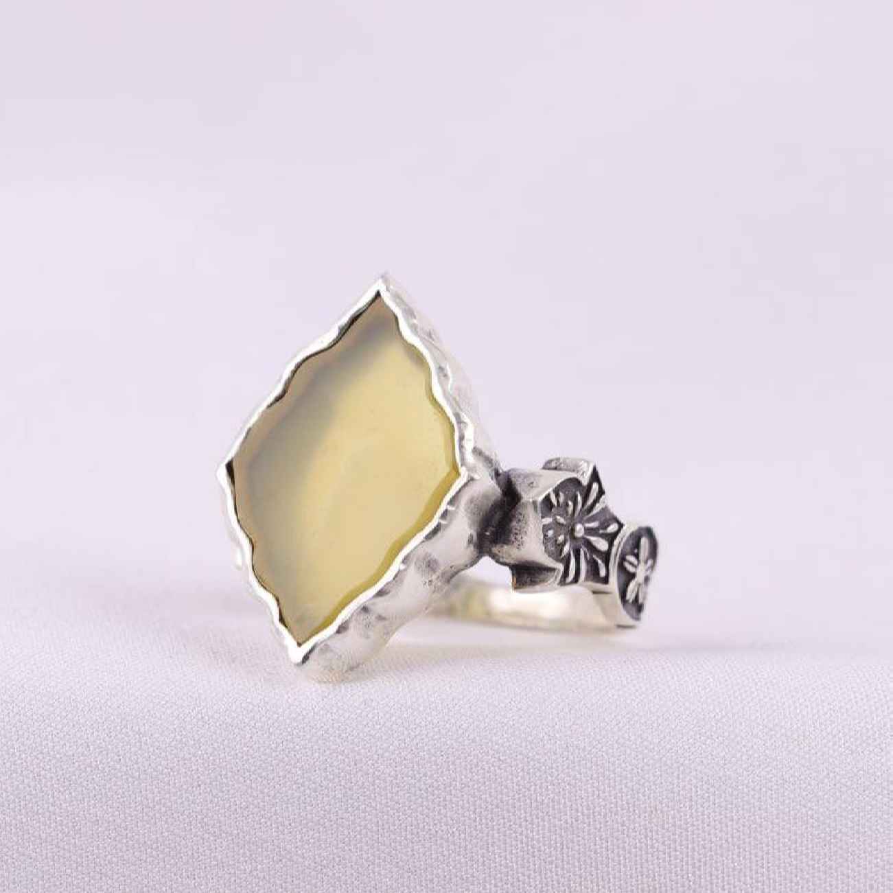 Bague en Agate Sharaf al-Shams avec motif floral pour homme
