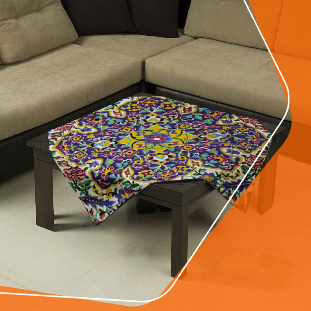 Nappe en velours douce avec motif de fleurs bleues vibrantes