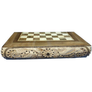 Plateau d’Échecs en Bois Sculpté – Idéal pour Jouer avec une Finition Artisanale de Qualité