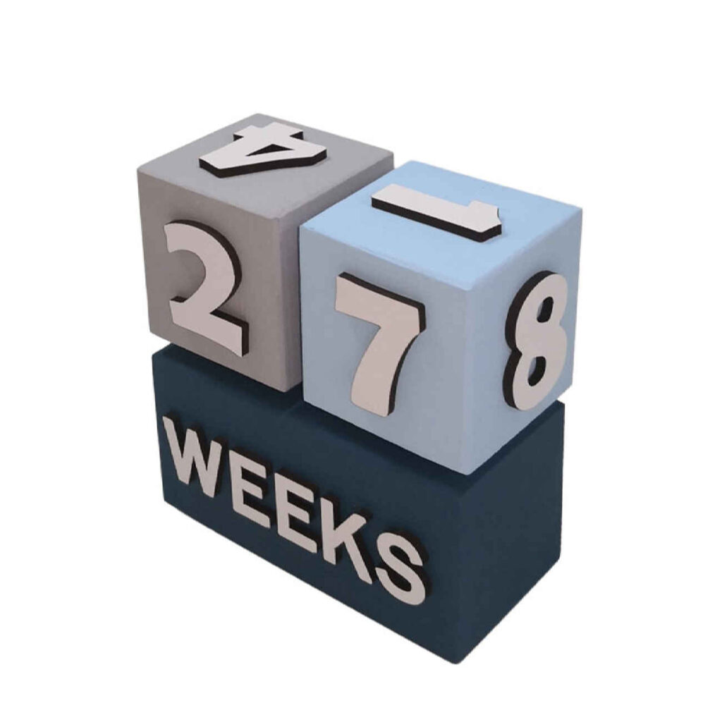 Calendrier de bureau en bois Cube – L'accessoire de bureau idéal pour la gestion du temps