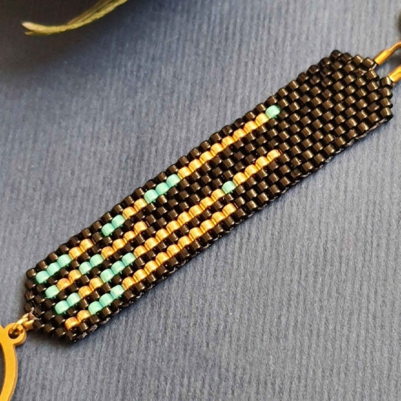 Bracelet Tissé en Acier pour Femme – Design Pendentif Cerf