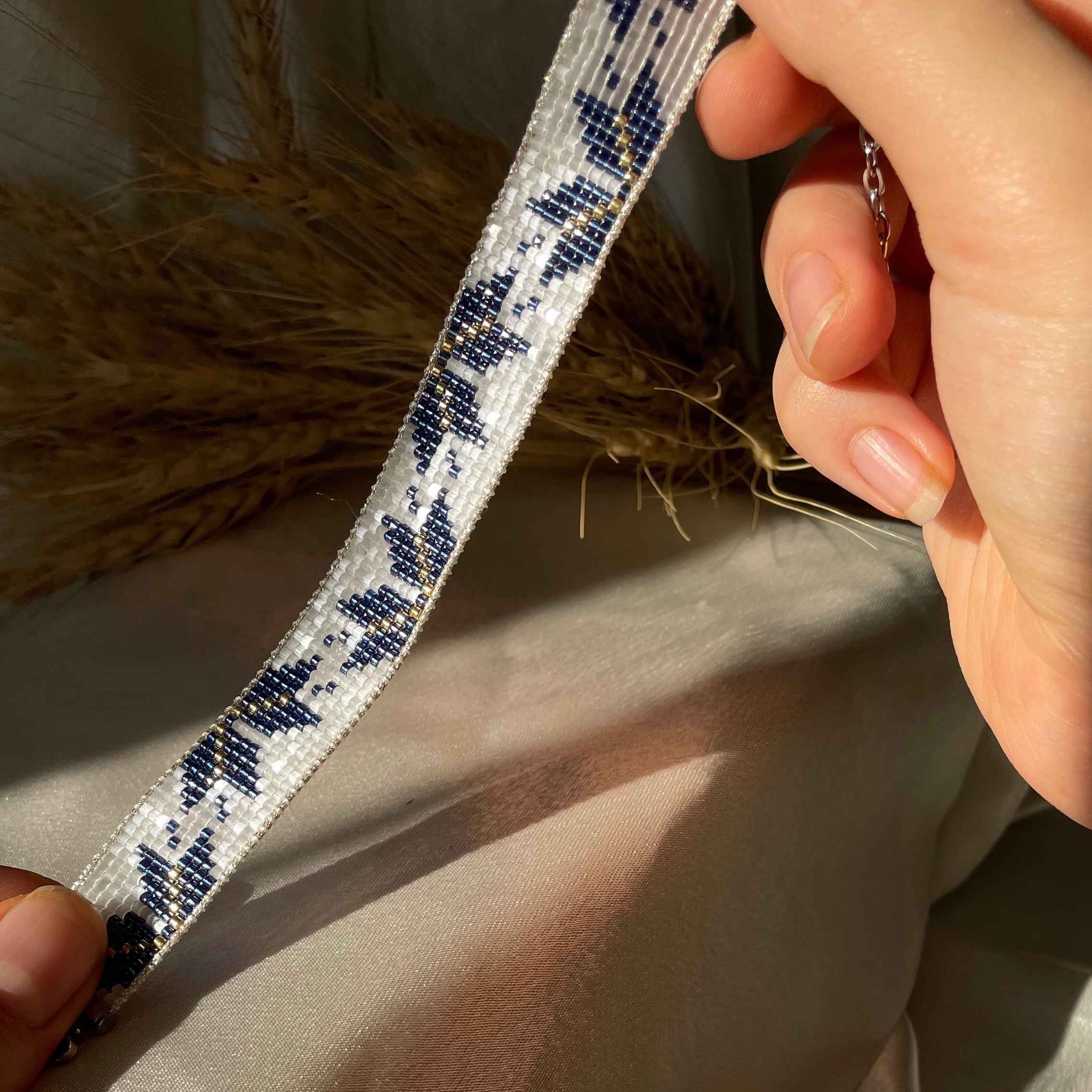 Bracelet Tissé en Acier pour Femme – Motif Floral Modèle Ela