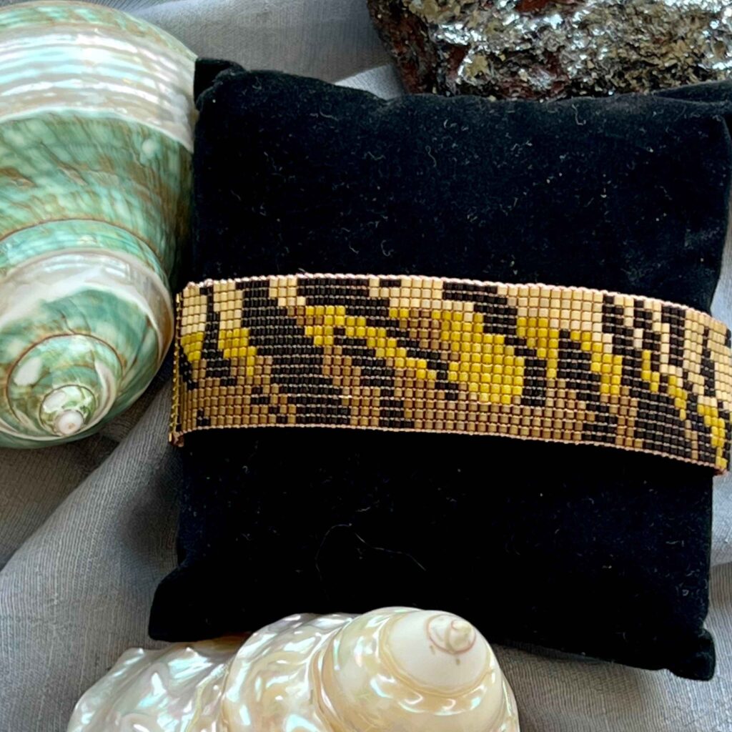 Bracelet Tissé en Acier pour Femme – Motif Tigre