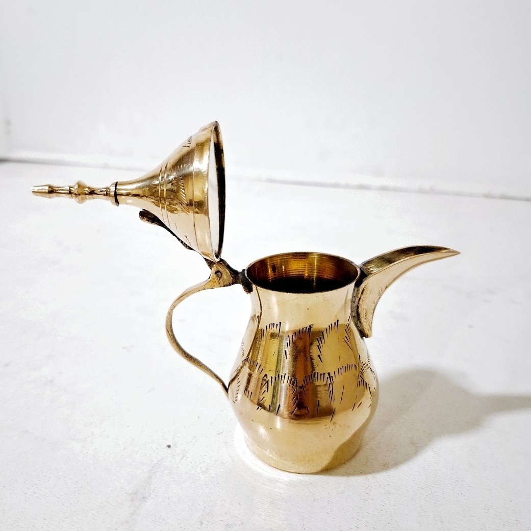 Mijara en Laiton – Idéale pour le Café Arabe et la Décoration de Table