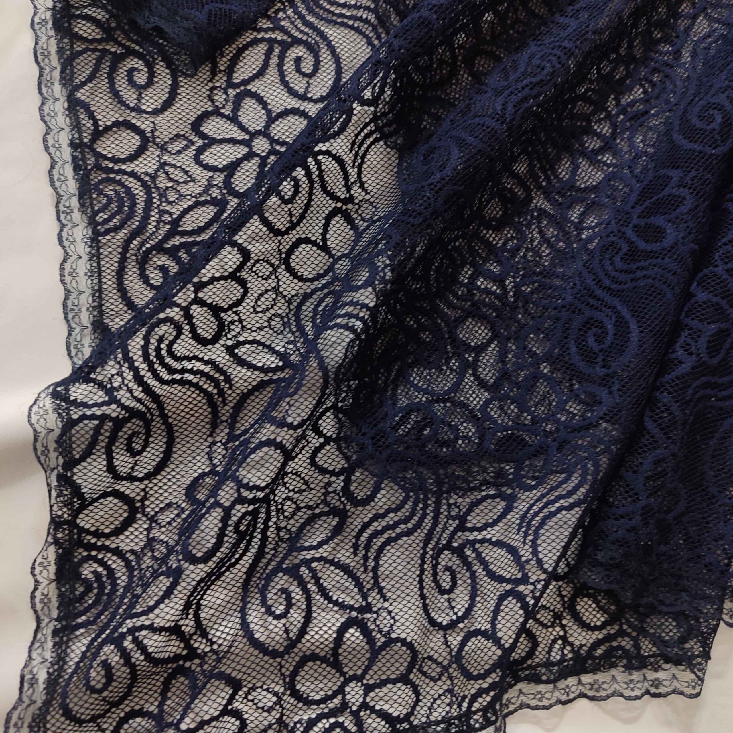 Foulard Mini Dentelle – Idéal pour les soirées et occasions spéciales II