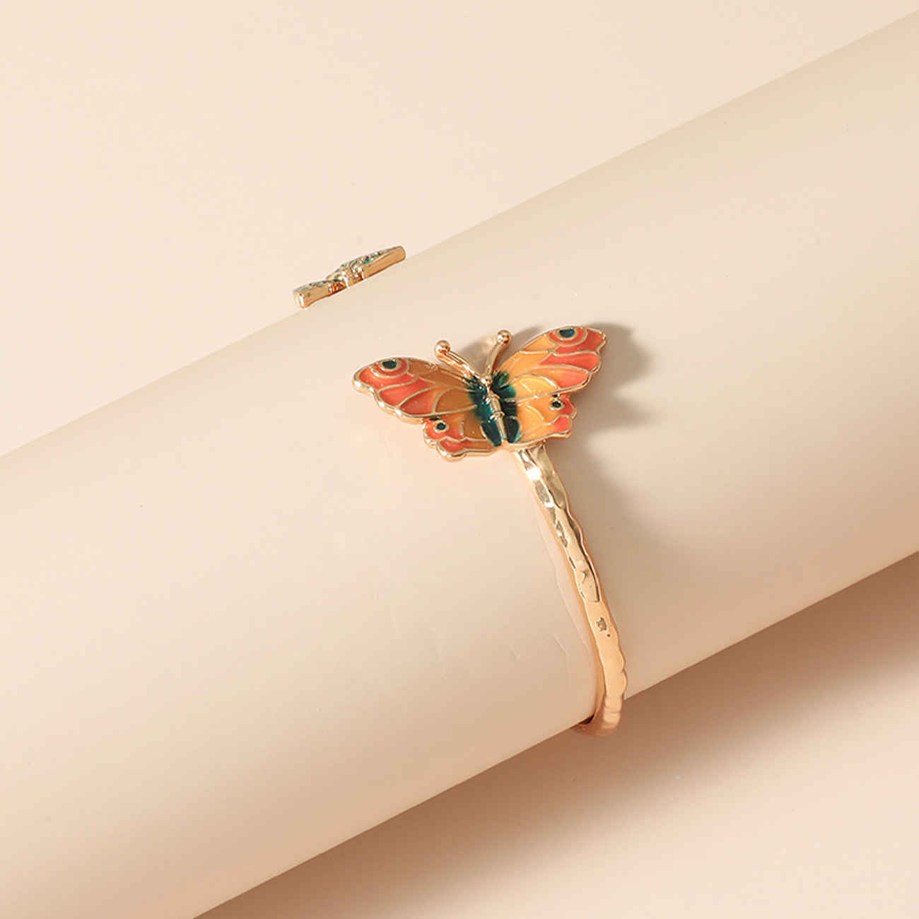 Bracelet Manchette Élégant pour Femmes – Tendances Bijoux Indispensables 2025