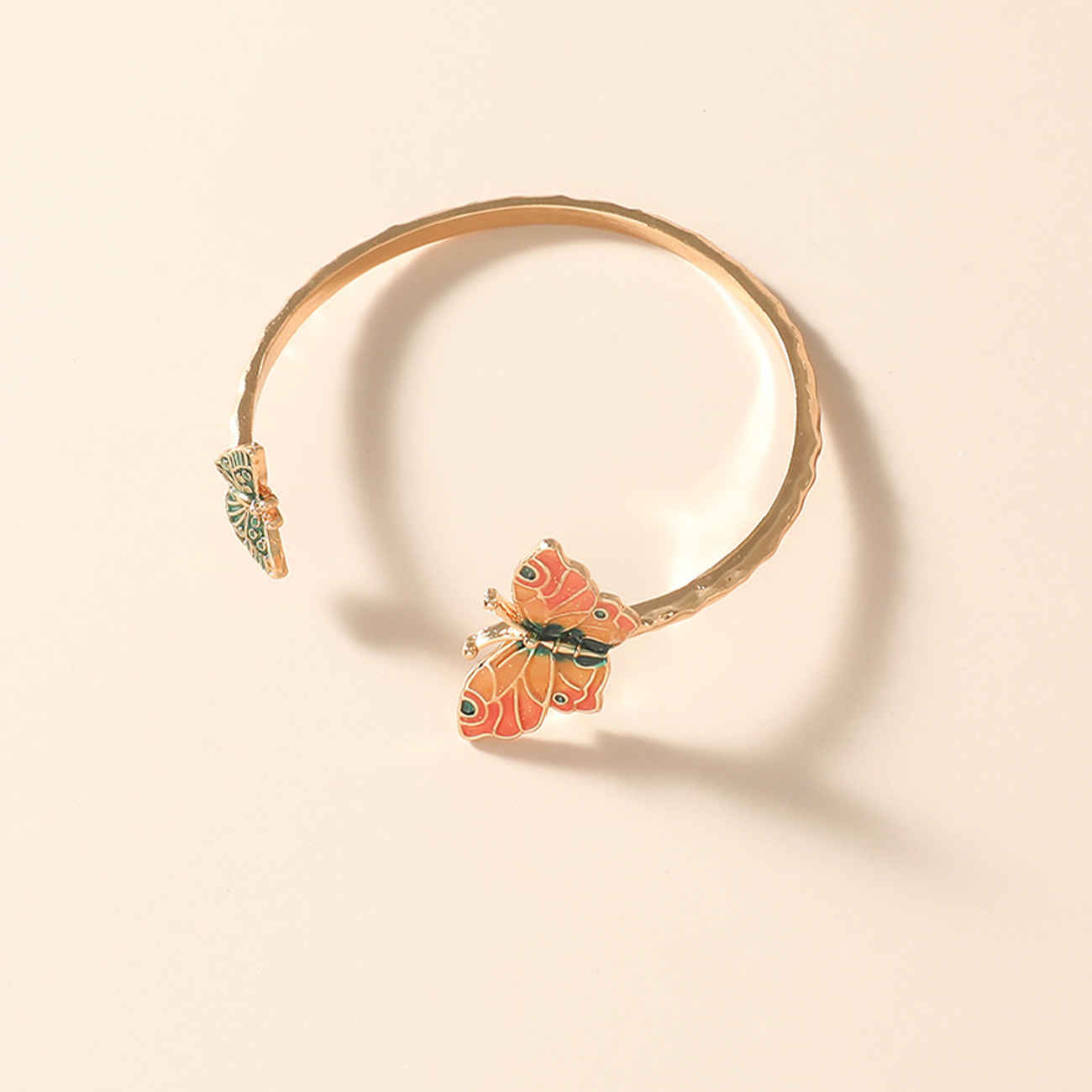 Bracelet Manchette Élégant pour Femmes – Tendances Bijoux Indispensables 2025