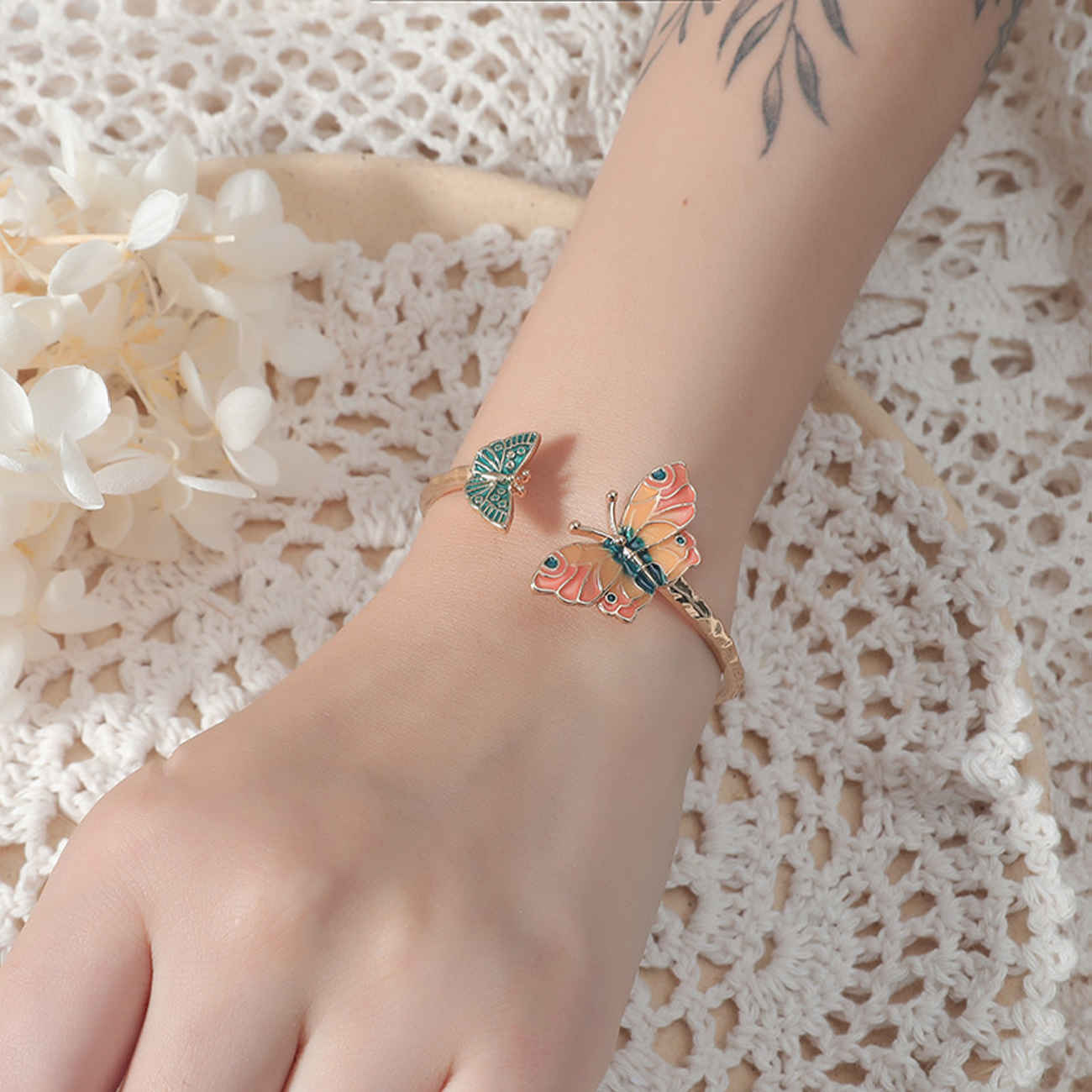 Bracelet Manchette Élégant pour Femmes – Tendances Bijoux Indispensables 2025
