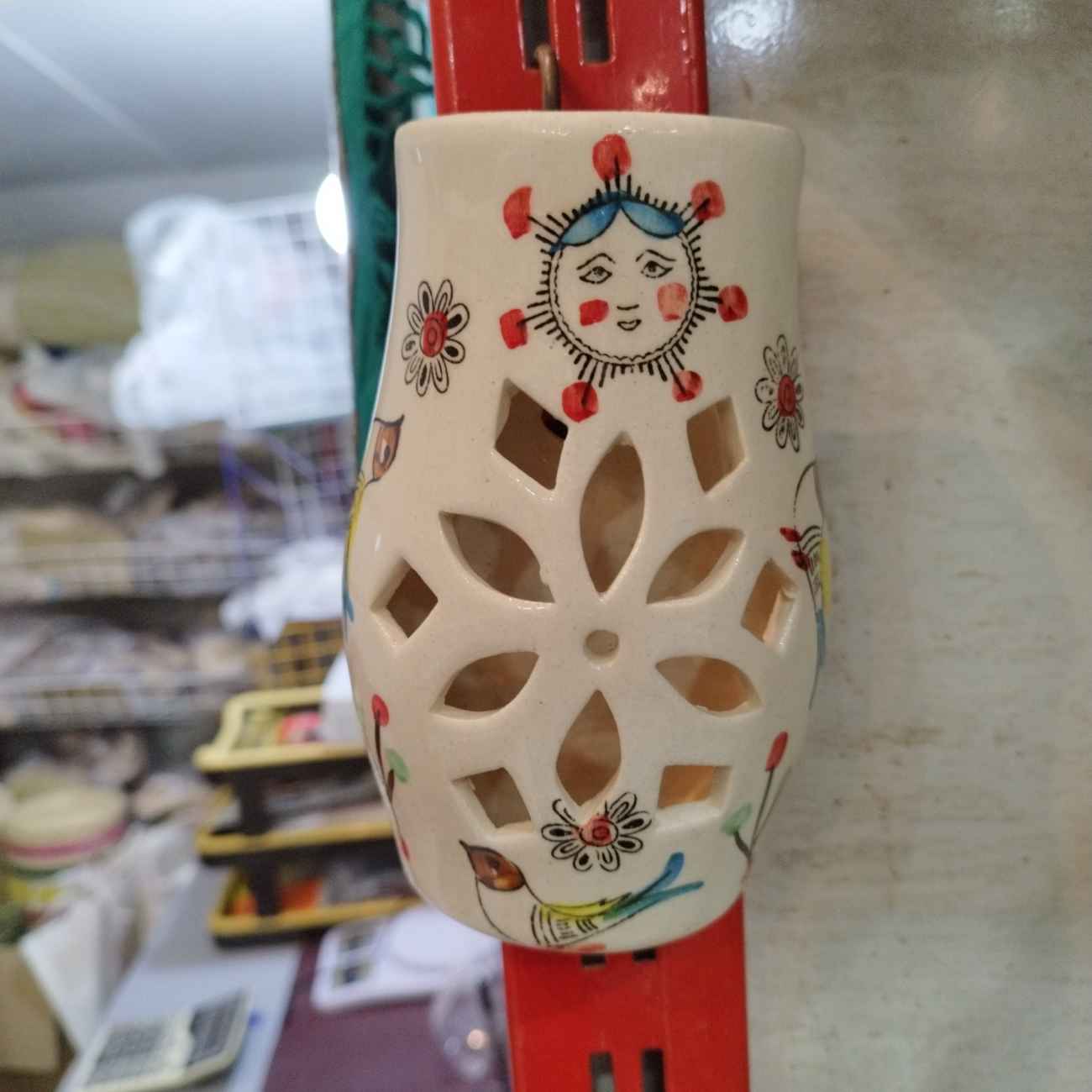 Jardinière murale en céramique à treillis – Idées pour transformer votre espace avec un design d’oiseau et de fleurs (5x)