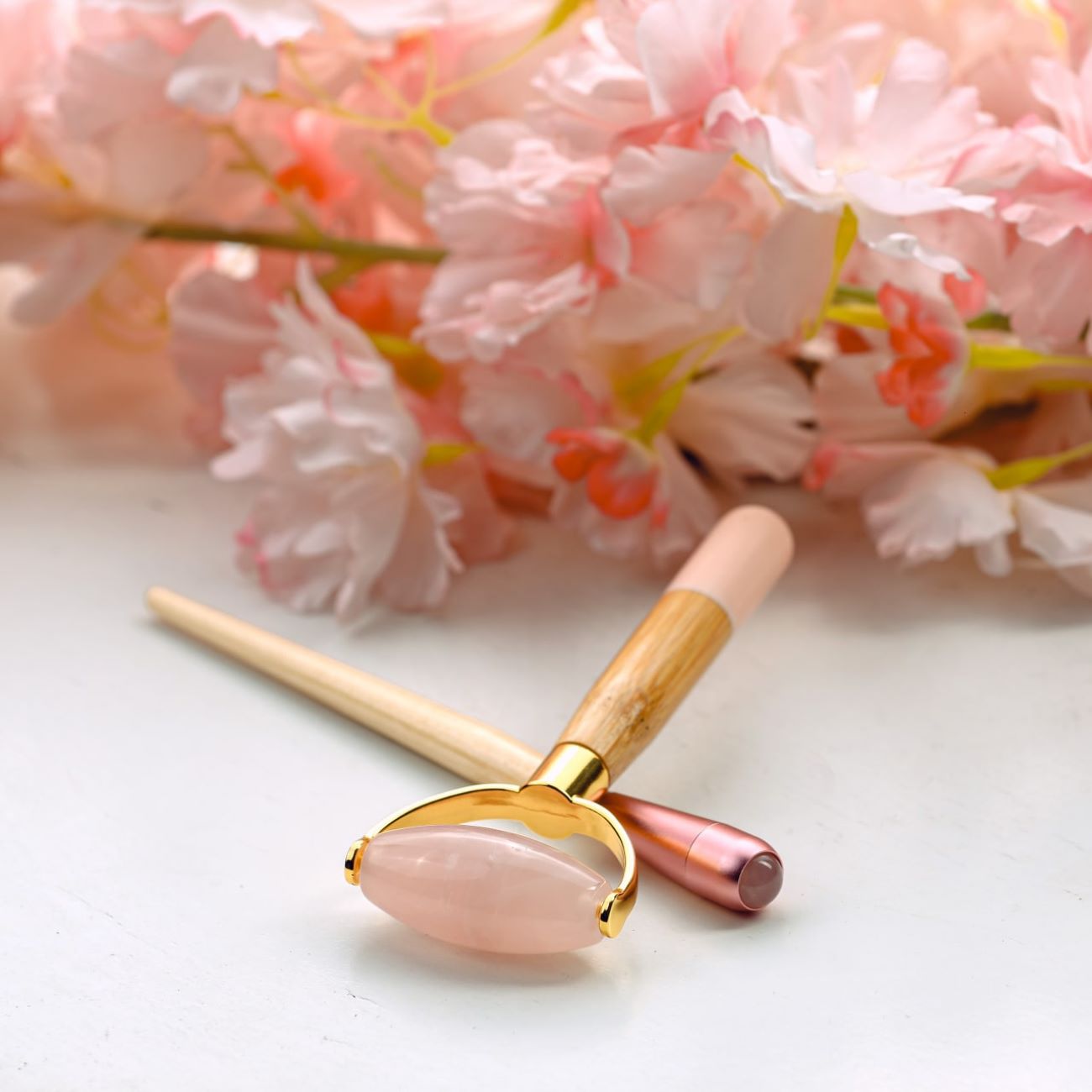 Ensemble rouleau facial et Gua Sha – Améliore le teint et détend les muscles