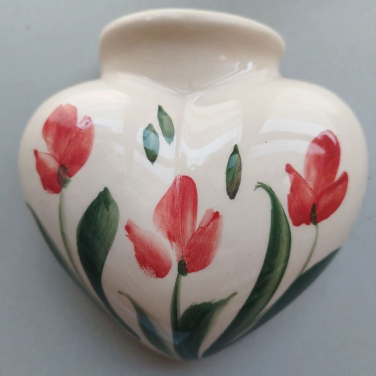 Jardinière murale en céramique en forme de cœur – Design floral