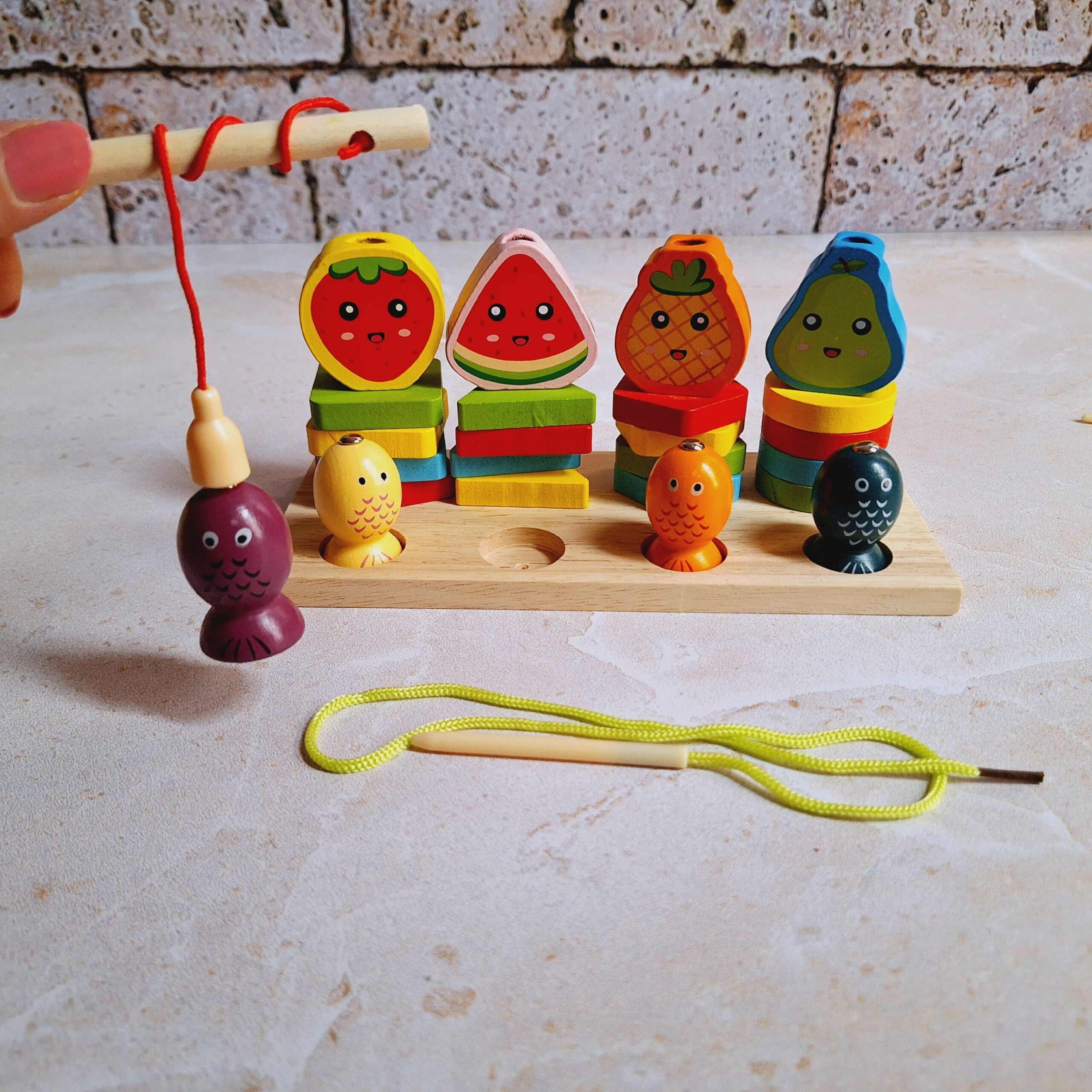 Jouet d’Apprentissage des Formes Montessori sur Thème Pêche – Adapté aux Débutants