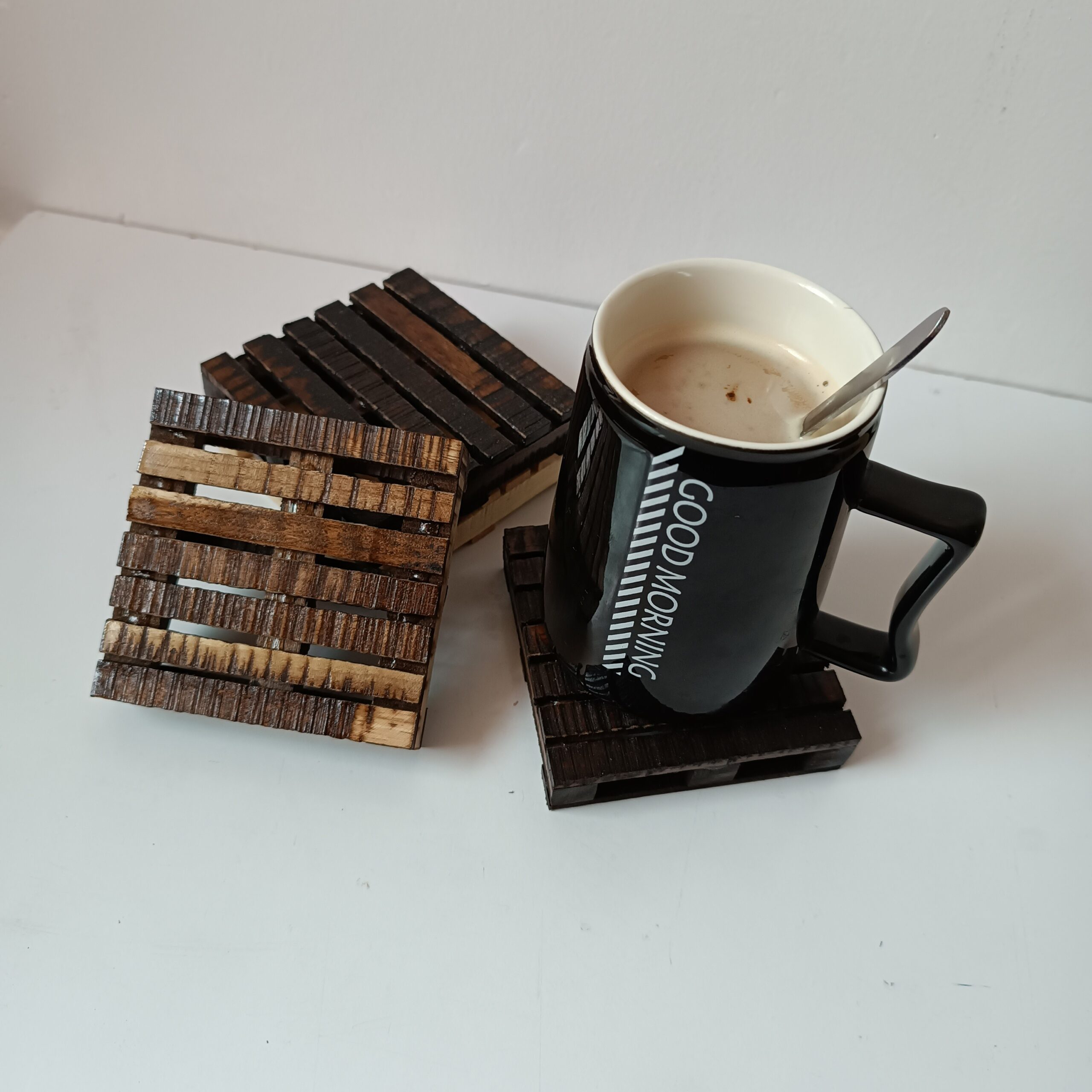 Sous-verre de table en palette – Idéal pour une décoration rustique (lot de 6)