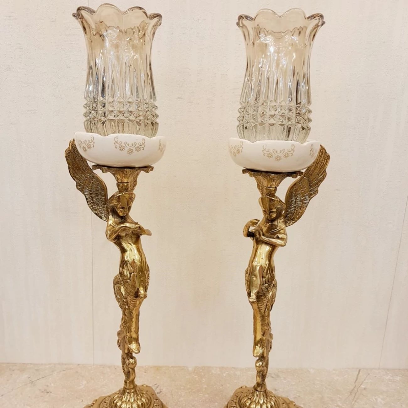 Bougeoir en bronze, design ange avec base carrée