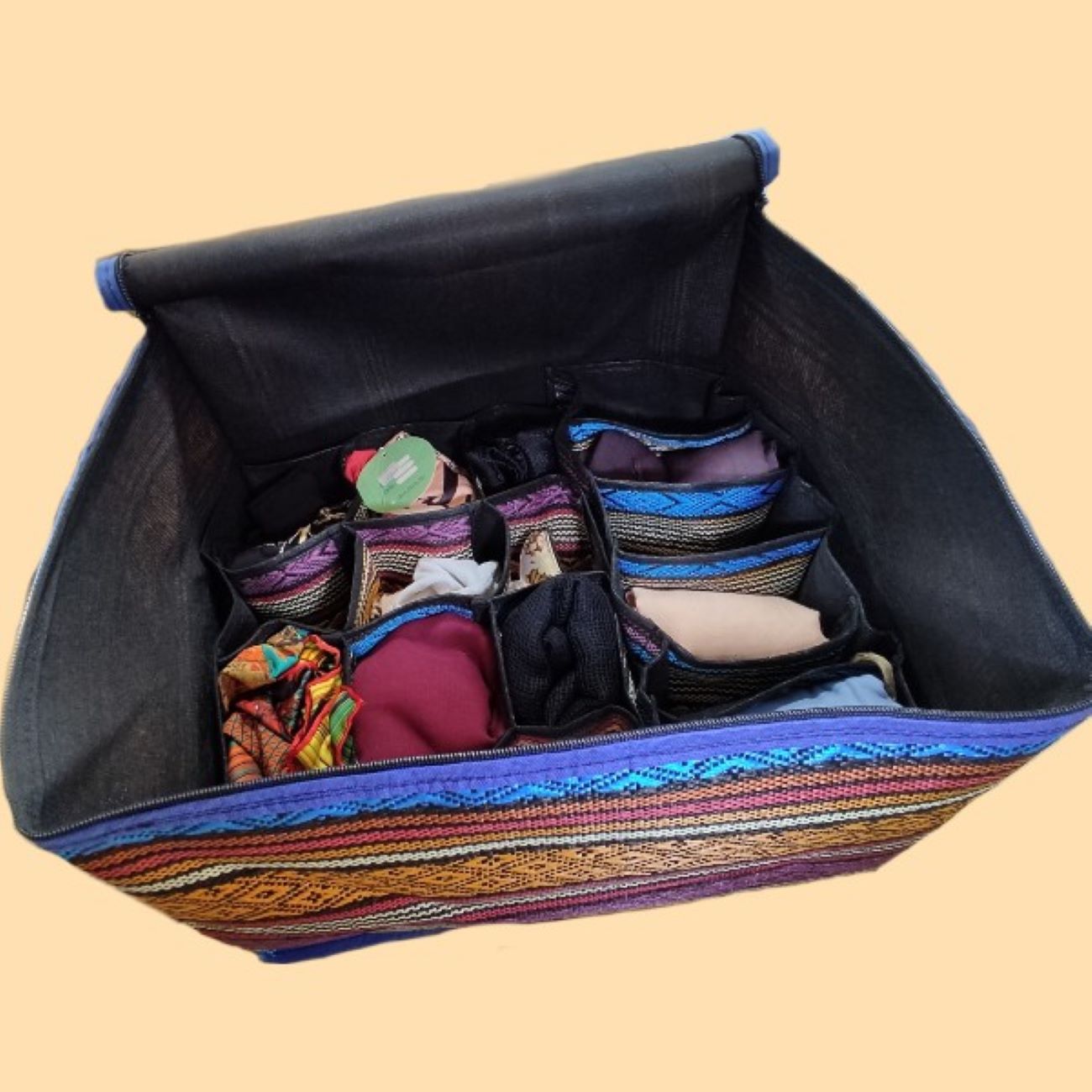 Charme culturel : boîte à vêtements en tissu Jajim