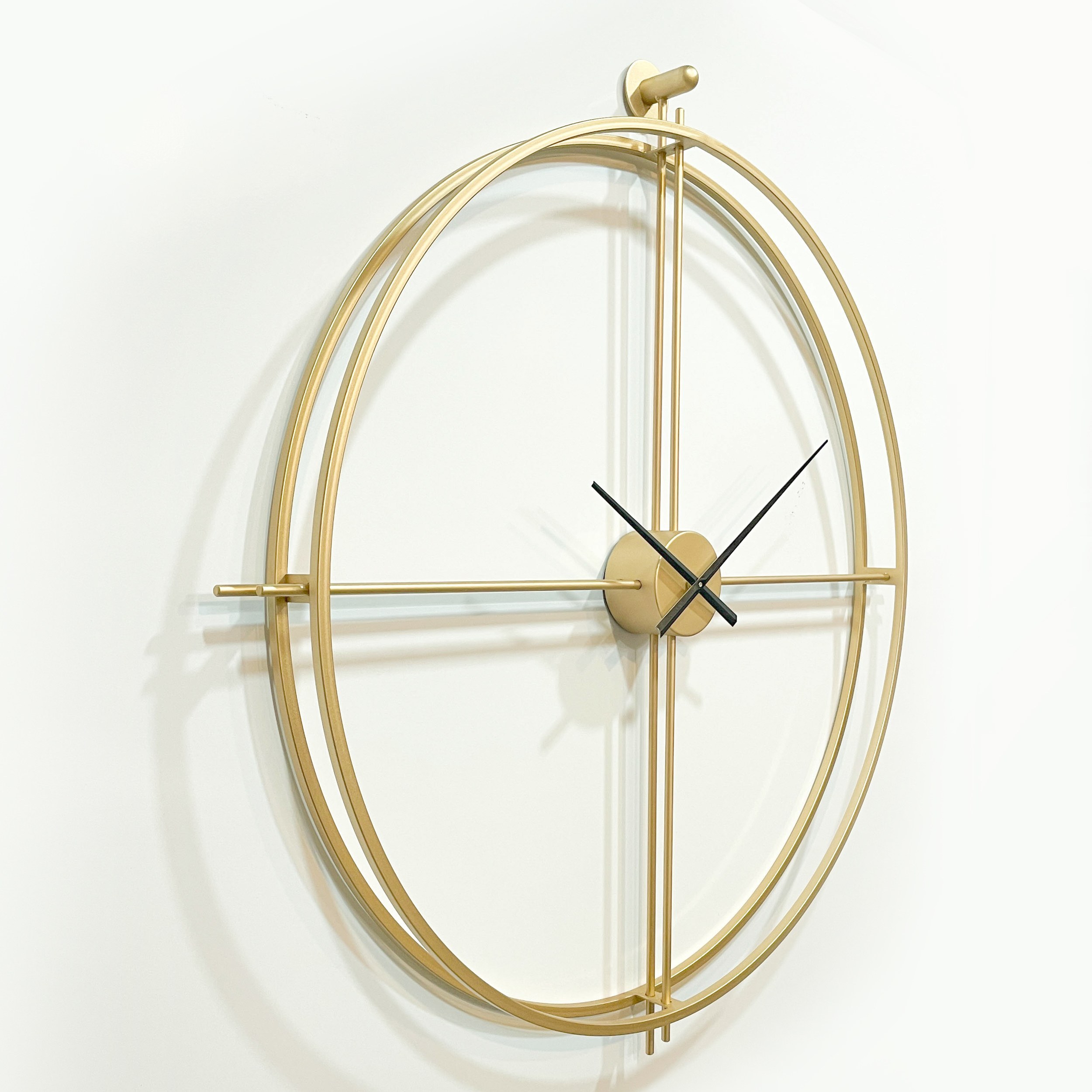 Horloge murale minimaliste dorée surdimensionnée – élégante pour toute pièce
