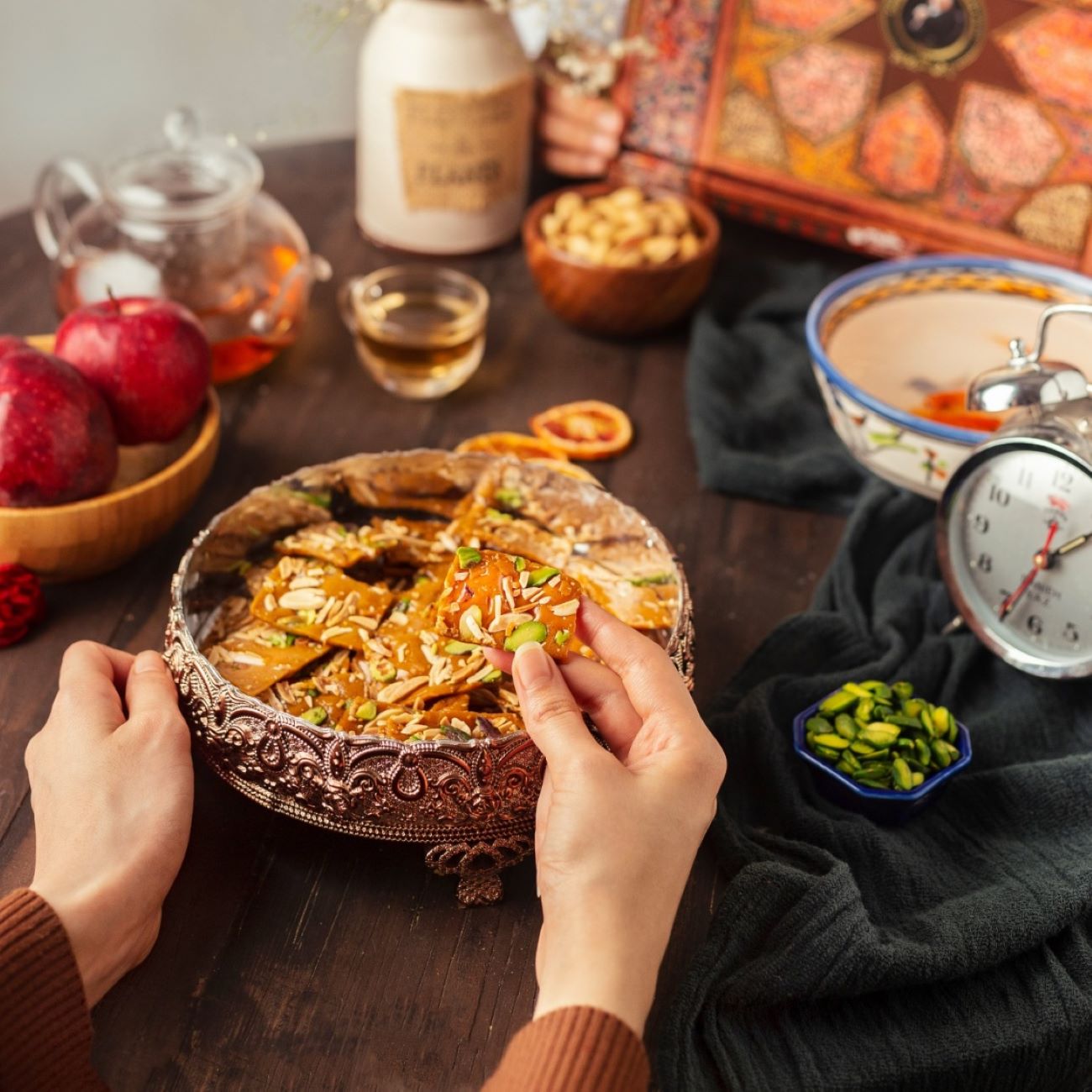 Shirin Gaz – 40 % pistache et amande mélangées avec boîte Termeh – 360 g (lot de 2)