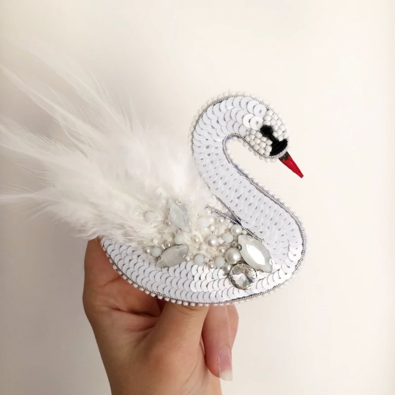 Broche cygne – merveilles animales pour sublimer votre style