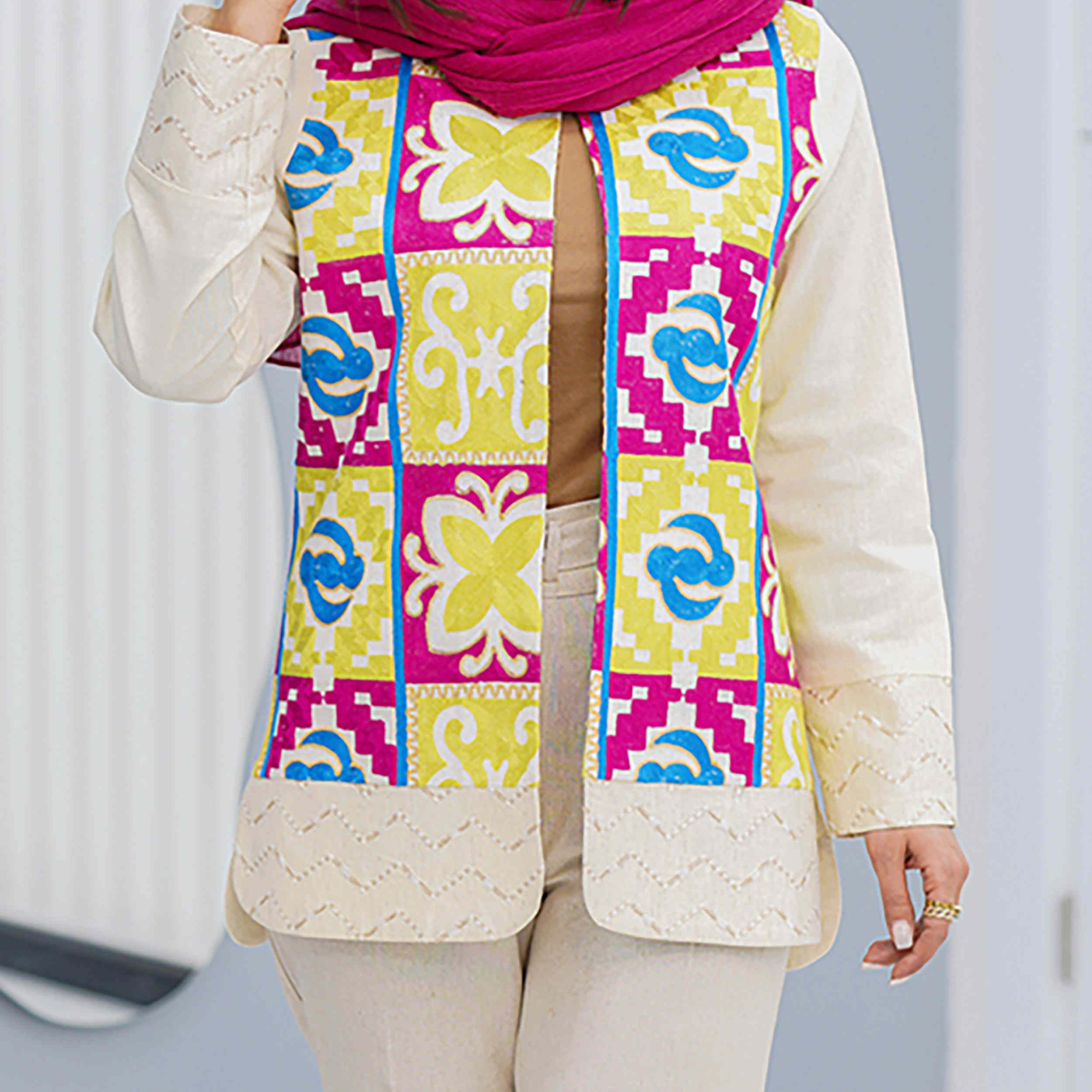 Manteau iranien – Confort et style par temps chaud, motif géométrique crème