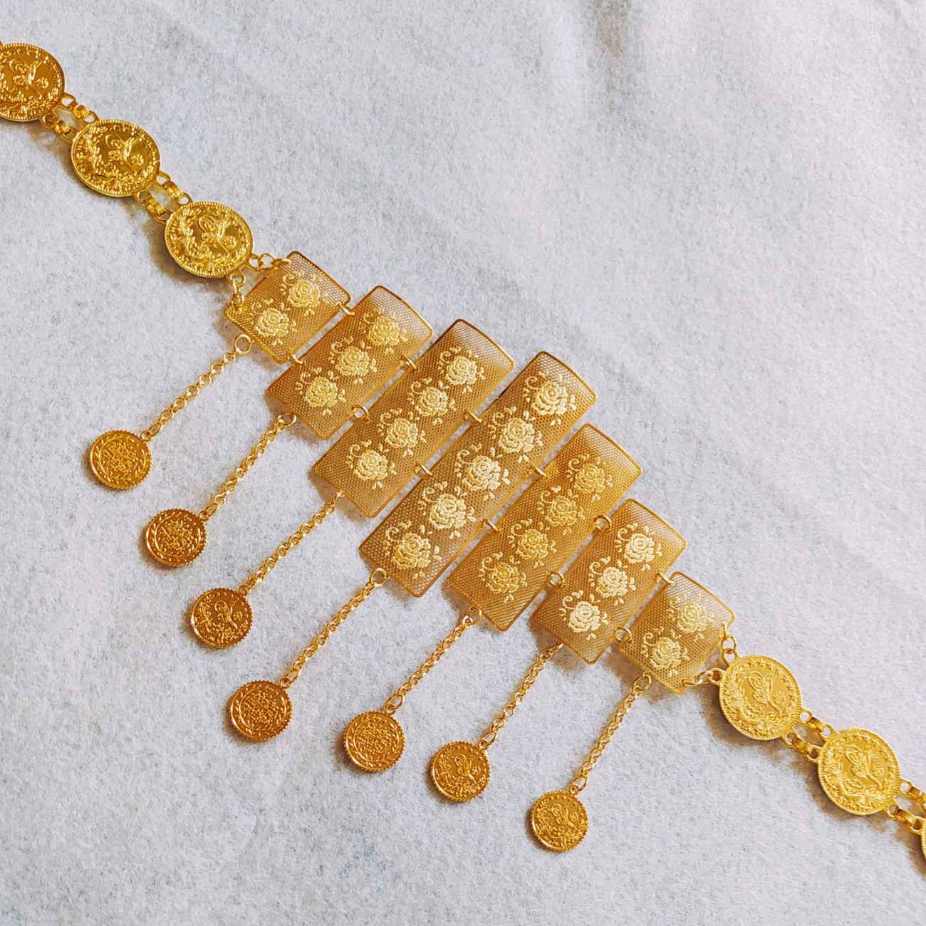 Ceinture kurde en acier inoxydable – Design traditionnel fait main, couleur dorée